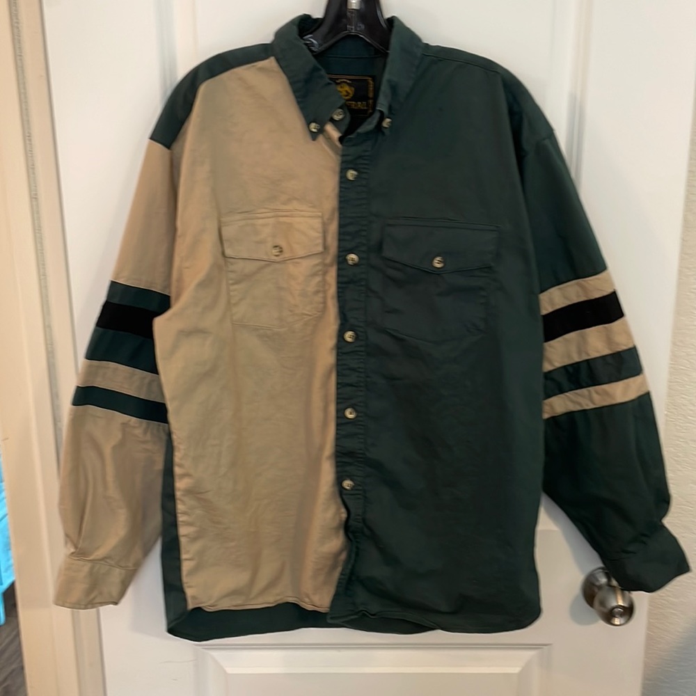 El General button up
